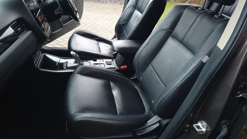 Mitsubishi Outlander Phev For Sale (1)